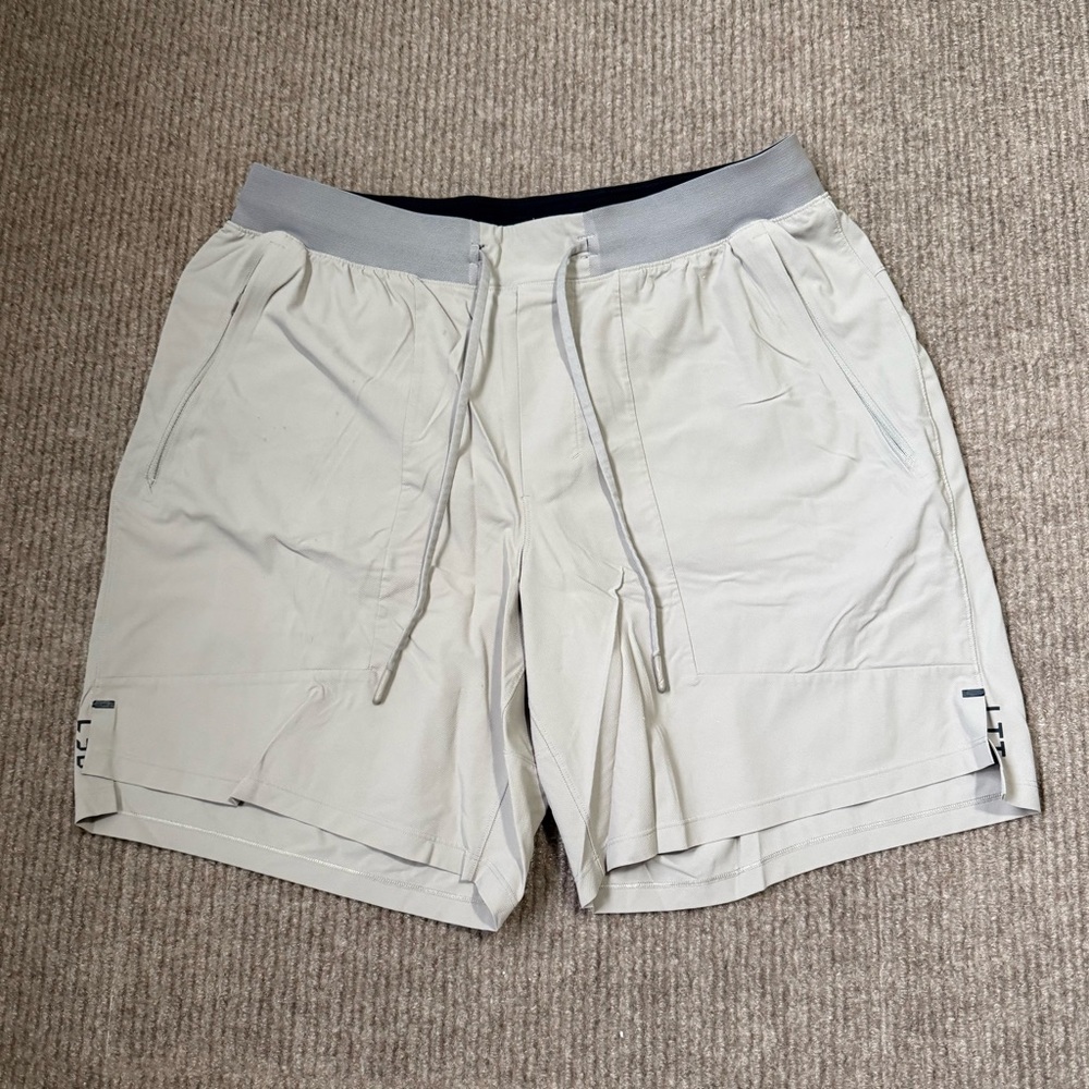 lululemon athletica Men's Light Gray Athletic Drawstring Shorts
